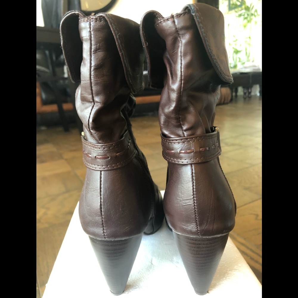 Boots - Picture 4 of 4